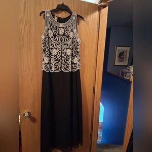 J Kara Embellished Sleeveless Beaded Gown Sz 14P Semi Sheer Bottom